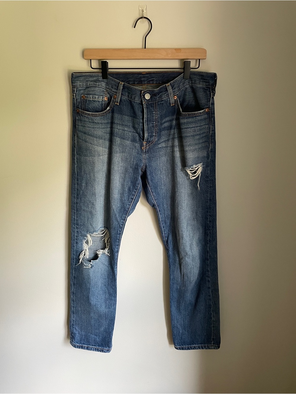 Levi’s 501 Denim Jeans Straight Leg Dark Wash Distressed Women’s Size 28